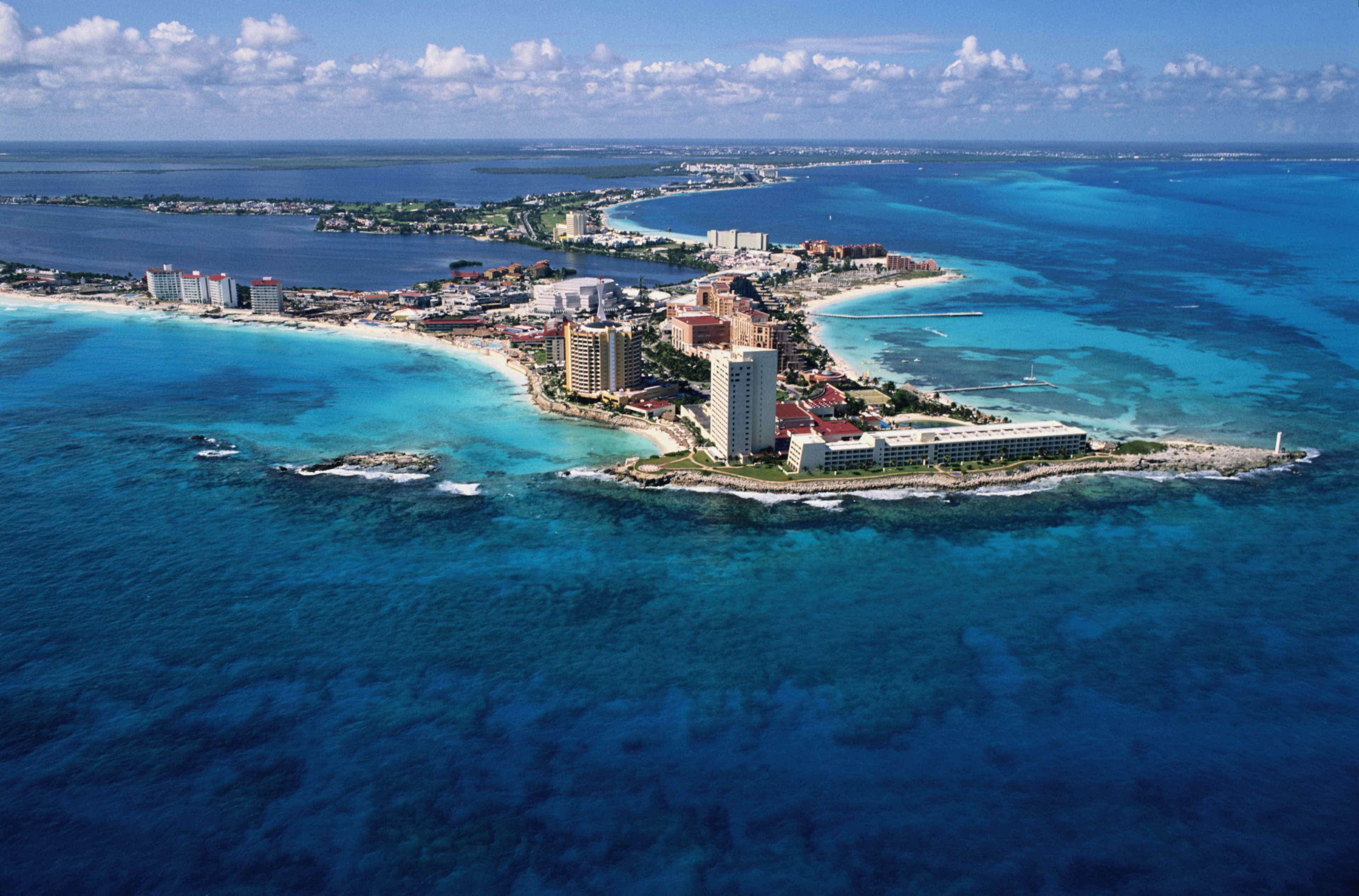 Transportation in Cancun: Navigating the Hotel Zone